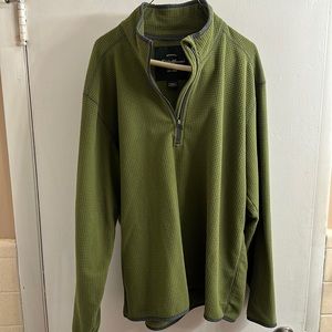 Men’s textured Eddie Bauer quarter zip. Size large, green.